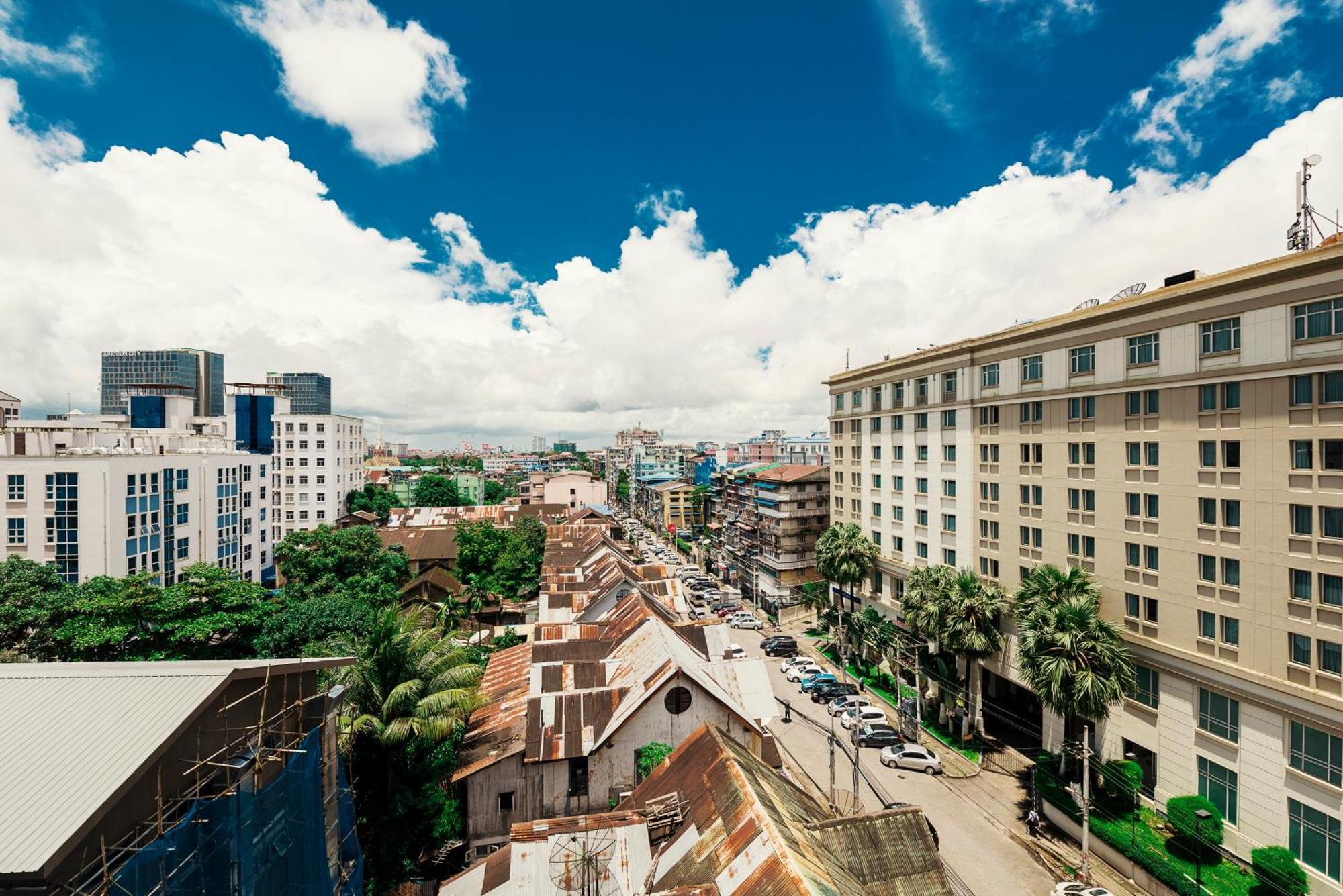 Hotel G Yangon Esterno foto